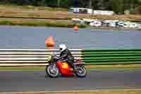 Vintage-motorcycle-club;eventdigitalimages;mallory-park;mallory-park-trackday-photographs;no-limits-trackdays;peter-wileman-photography;trackday-digital-images;trackday-photos;vmcc-festival-1000-bikes-photographs